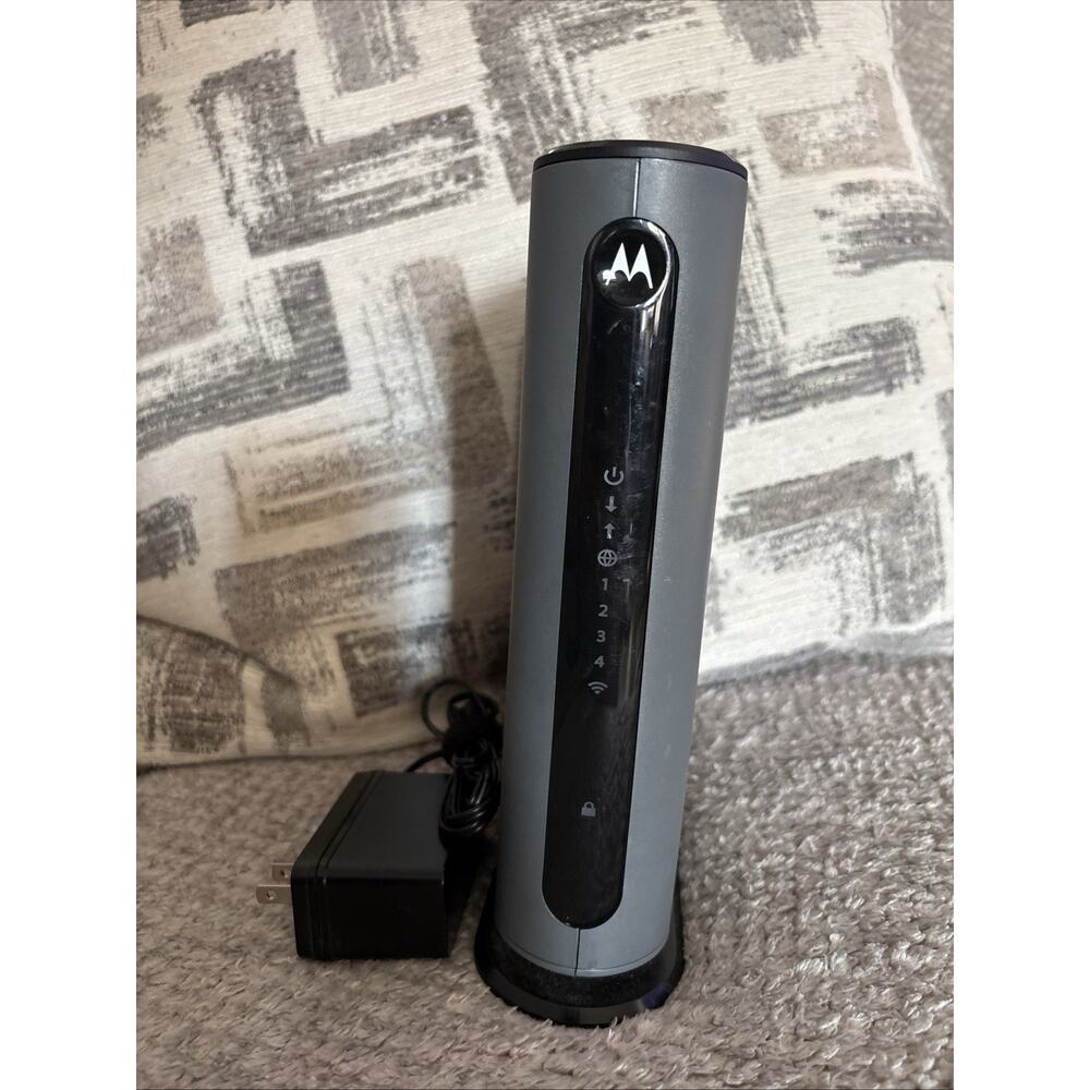 Comcast Xfinity Motorola MG7315 8x4 DOCSIS 3.0 Cable Modem N450 Router